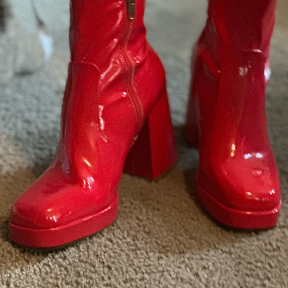 STEVE MADDEN — EVER EVE ROSSI NEW w/TAG HOT PINK PATENT UPPERS ZIP CHUNK HEEL 8M - Picture 1 of 15
